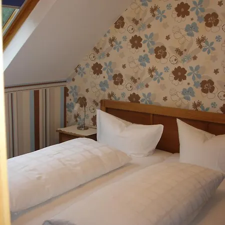 Weingut Gibbert-pohl 招待所 4*